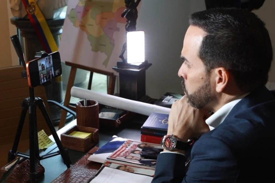 Abelardo de la Espriella se reunió con la líder opositora venezolana Maria Corina Machado. Aseguró querer reconstruir Colombia y Venezuela. 