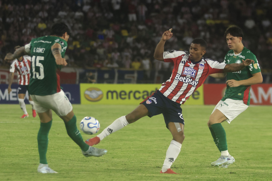 Junior de Barranquilla igualó este miércoles (8 de abril) frente a Palmeiras de Brasil por la jornada inaugural del Grupo F de la Copa Libertadores, en encuentro disputado en el estadio Jaime Morón de Cartagena.