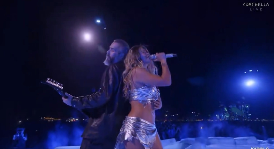 La cantante colombiana Karol G durante su presentación en Coachella.