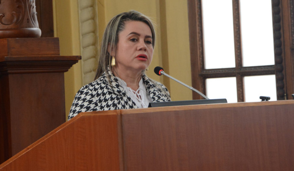  Ludirlena Pérez Carvajal, Mujer Cafam 2019 y líder de la Asociaicón de Mujeres Víctimas del Conflicto Armado en Colombia Gestionando Paz, durante su discurso en la Asamblea de Caldas. 