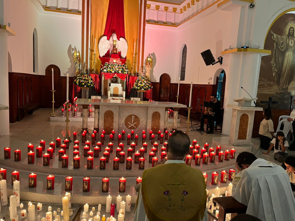 Hora Santa en la parroquia Nuestra Señora del Rosario de Chipre, Manizales.