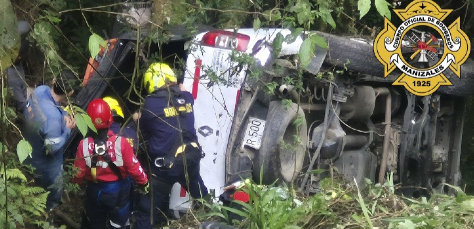 Fotos | Bomberos | LA PATRIA Accidente en vía Manizales-Bogotá