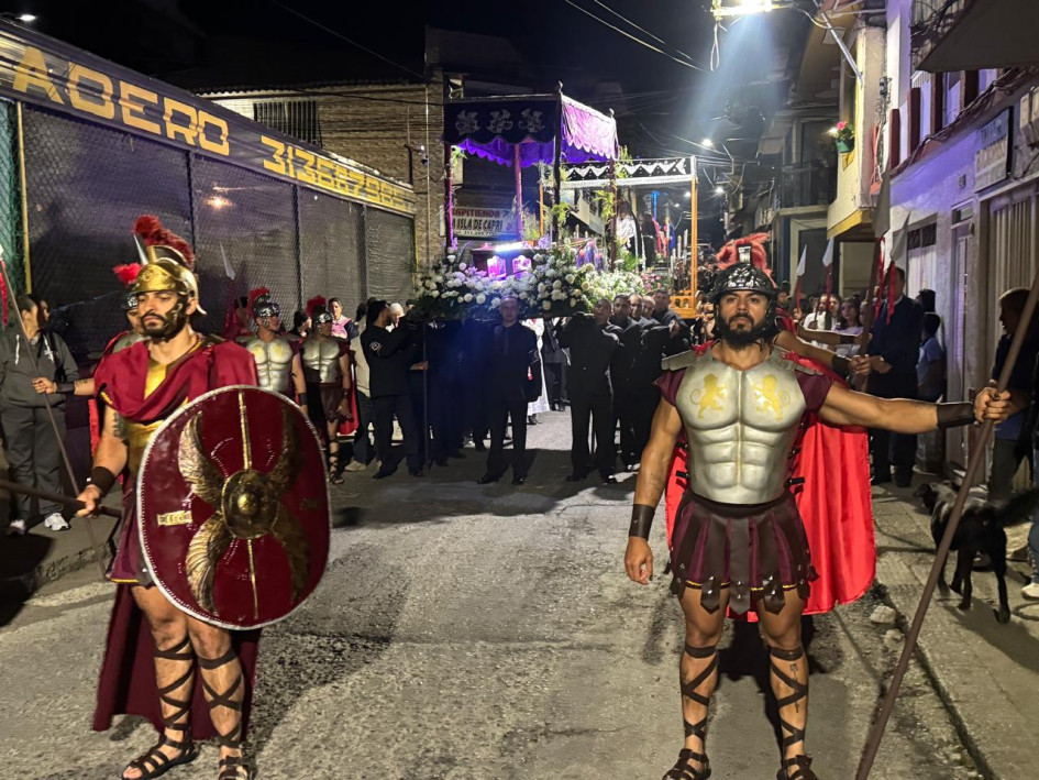 La Guardia Romana acompañando el Santo Sepeulcro en Anserma.