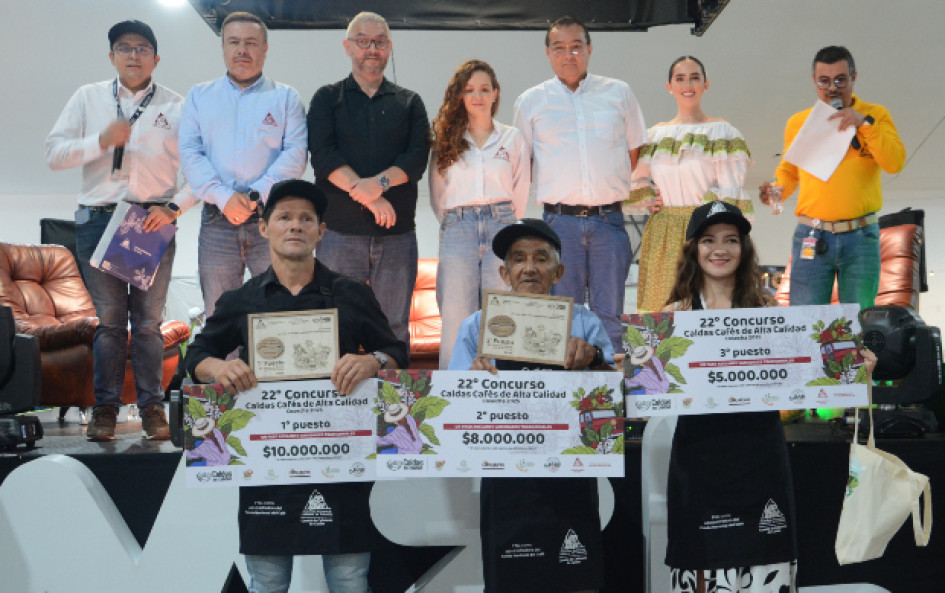 Foto I Freddy Arango I LA PATRIA  En la premiación del Concurso de Cafés de Alta Calidad, durante el Café Fest en Expoferias, resaltaron : "Cada uno de estos cafés cuenta una historia única, con notas que conquistan los sentidos y reflejan la riqueza de nuestros territorios. 