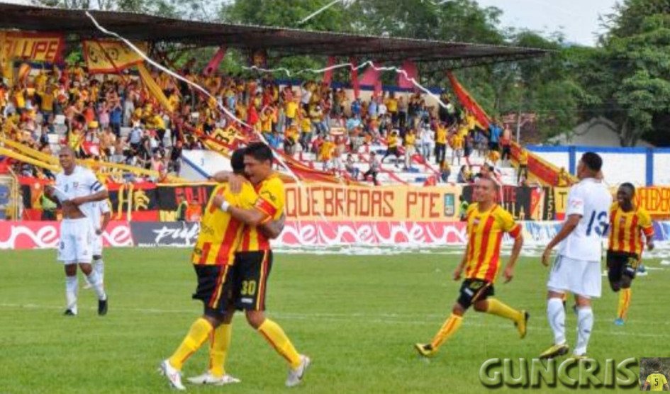 Al igual que en 2011 Deportivo Pereira se enfrenta ante su clásico rival, Once Caldas, con una racha sin victorias. El partido se jugará en Casanare a las 3:30 p.m.