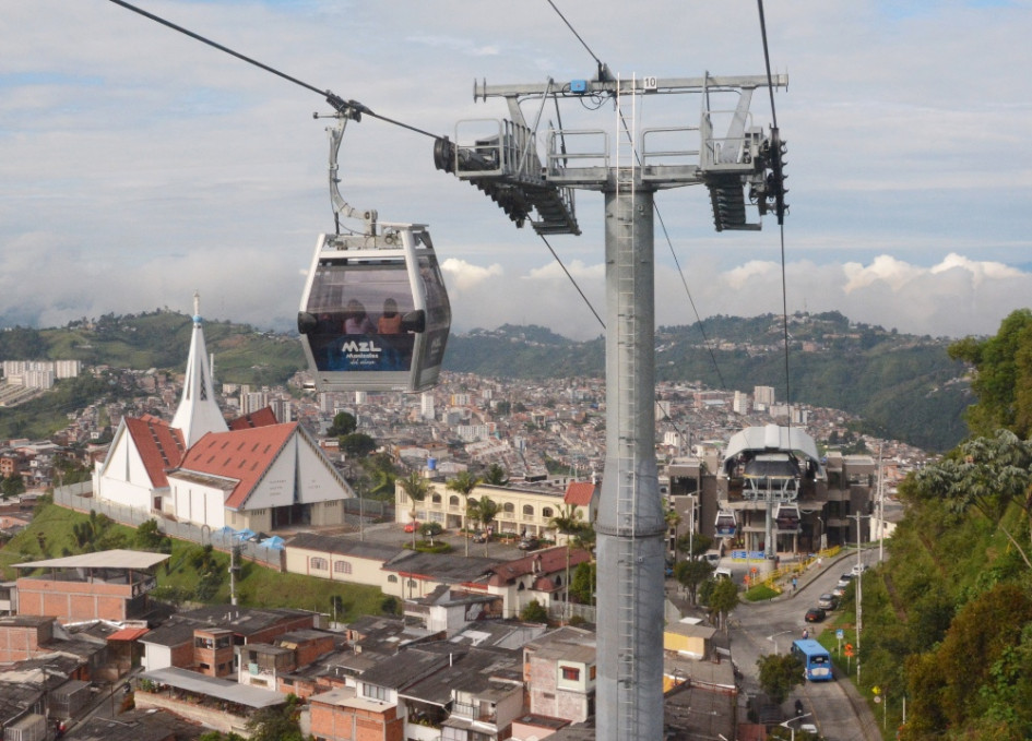 Línea 3 del cable aéreo de Manizales a su paso por Fátima. Este Jueves Santo reanuda su operación luego de estar en obras de mantenimiento.