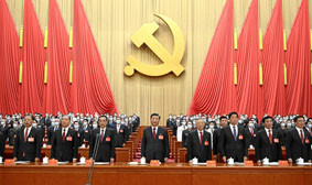 El congreso del Partido Comunista Chino eligió al actual presidente de ese país Xi Jinping como secretario general del partido, con lo cual asegura que será reelegido por otros cinco años como presidente de ese país, donde solo existe un partido político legal. Jinping ha sido el líder más poderoso de esa nación después de Mao Zedong, y deberá hacer frente a una desaceleración del crecimiento de su país y una eventual recesión mundial por la crisis energética.