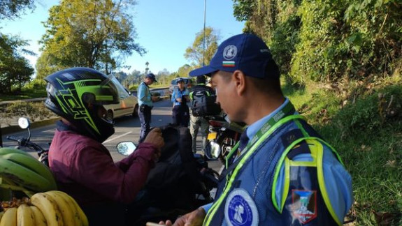 Foto|LA PATRIA Conductores en Manizales han incurrido en 33 mil 87 infracciones a las normas de tránsito en los cinco primeros meses de este año y no contentos con eso han dejado de pagar las multas que acarrean. La cartera morosa llega a $82 mil 308 millones incluyendo intereses, y entre solo tres de esos morosos adeudan $1.032 millones. Son cifras de movilidad que exigen aumentar los controles y endurecer las sanciones.