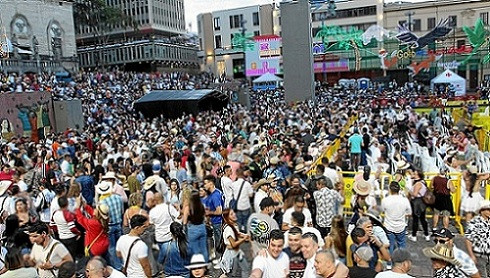 Luego de 10 días en los que Manizales y sus visitantes gozaron con reinas, toros, deportes, conciertos, actividades culturales y de entretenimiento y comerciales, la ciudad cierra hoy la edición 67 de la Feria. A partir de mañana se retoman las actividades cotidianas.