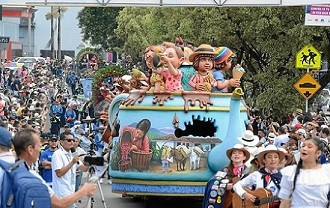 Se calcula que al desfile de las Naciones acudieron 220 mil espectadores y al de las Carretas del Rocío 180 mil. El escenario de mayor afluencia de público fue la Plaza de Bolívar, con 62 mil 860 durante toda la semana. Estas cifras son parte del balance que hizo el alcalde, Jorge Eduardo Rojas, de la pasada Feria de Manizales. Un inventario positivo para la ciudad desde que esté representando ganancias para todos los sectores.