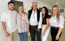 Familia del homenajeado: Juan Esteban Jiménez, Isabel Cristina Muñoz, Mario Jiménez Sánchez, María Paz Cristancho y Ana María Jiménez.