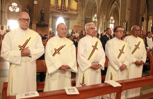 Diáconos de la arquidiócesis: Silvio Villada Marulanda, Olmedo López, José Germán Hoyos, Rubén Darío Londoño y Carlos Arturo Calle.