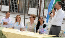 Álvaro Andrés Muñoz, secretario de Educación de Villamaría; Lina Patricia Llano, secretaria General del Municipio; Gloria Amparo Wheeler Arcila, Alba Sofía y Luis Carlos Velásquez, gobernador de Caldas.