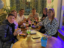 Con una comida en el restaurante La Shiraka, Alexánder Henao festejó su día. Lo acompañaron Cristian Arévalo, Sofía Rendón, Abraham Arévalo, Luisa Fernanda Henao y Yuliana Quintero.