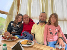 Darío Mesa Cardona celebró el Día del Padre con un almuerzo en el Glamping León Dormido. Lo acompañaron sus hijos Isabella Mesa Torres y Darío Andrés Mesa Torres; además de su nieta Catalina Mesa López.