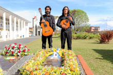 Dos pasillos fueron interpretados para rendir homenaje a los ilustres hijos de la Ciudad de las Brumas.