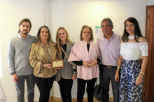 Juan José Restrepo, Clemencia Gómez de Restrepo, Isabel Restrepo, Elvira Escobar de Restrepo, Jorge Hernán Botero Restrepo,  director-gerente de LA PATRIA, y Claudia Villegas.