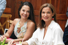 Coraima Torres y María Teresa Eugurrola.