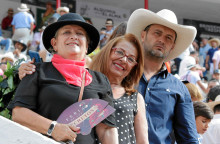 Foto | Darío Augusto Cardona | LA PATRIA Amparo Gómez Salazar, Gloria Cecilia Betancurt Marín y Juan Pablo Isaza Gómez.