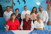 Hernán Gómez Brochero festejó sus 88 años en el restaurante Las Redes. En la imagen: Claudia María Gómez García, Hernán Gómez Brochero, Aleida Gómez. De pie: Alejandro Cortés Aguirre, Ana Lucía Aguirre, Néstor Gómez García, María Alejandra Cortés Gómez y Manuel Guarín Llano.