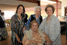 Cecilia Restrepo de Botero, Claudia Villegas Hauss, Eva de Palomino y Ligia Sierra de Alzate.