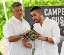 Fernando Becerra (yerno) y Santiago Becerra (nieto); ambos le hablaron en la misa.