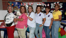 Oliva Clavijo, Margarita María Clavijo, Olga Regina Saraza, Alba Lucia Duque, Gloria Inés Gonzalez y María Lucy Agudelo.