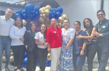Equipo de trabajo al lado de su directora Diana Patricia González. Celebran 30 años de servicio como organización de la sociedad civil, aportando al  desarrollo social y comunitario de la población en general. Gracias por seguir construyendo un mundo al alcance de todos y de todas.