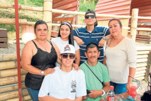 Gloria Celis, Laura Morales, Juan Pablo López, Ana Patiño, Miguel López y Julio Patiño.