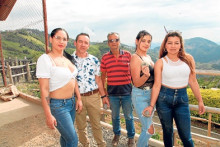 Nancy López, Daniel Orozco, Héctor López, Johanna Guardia y Jénnifer López