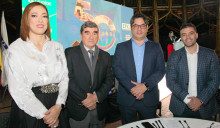 Angélica Orozco, gerente de Camacol Caldas; Felipe Calderón, presidente de la junta directiva de Camacol Caldas; Guillermo Herrera, presidente de Camacol Nacional; y Ronald Fabián Bonilla, gobernador encargado de Caldas.