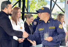 Reconocimiento al bombero Luis Felipe Villada Ospina.