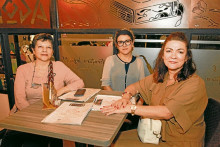 Yolanda Toro, Ana Muñoz y Beatriz Eugenia Restrepo.