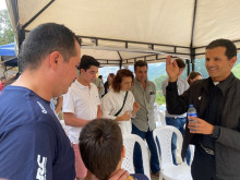 Bendición de la obra, a cargo del padre Pablo Quintero.