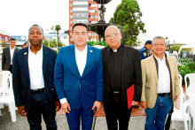 Manuel González; Jorge Eduardo Rojas Giraldo, alcalde de Manizales; Presbítero Diego García; Carlos Humberto Orozco.