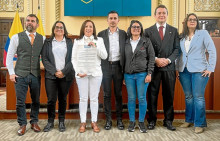 Hernán Alberto Bedoya, Laura Echeverri, Marcela Echeverri Henao, Jorge Cortés, Andrea Muñoz, César Augusto Peralta y Helene Merlette.