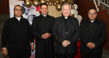 Presbítero Camilo Castellanos, sacerdote Edwin Andrés Arias, monseñor José Miguel Gómez Rodríguez, arzobispo de Manizales; y padre Juan David Botero.