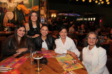 Cumpleaños De Gloria Rave Clavijo: Manuela Rave, María José González, María Elena Rave, Gloria Estela Rave y Rosario Clavijo.