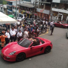 Tuvieron exhibición de carros deportivos