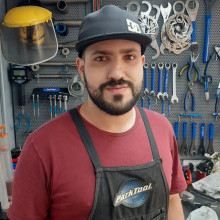 Simón Sánchez, trabajador de la tienda Cíclica