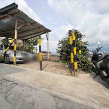 Se adueñaron de un lote del municipio y  construyeron un parqueadero