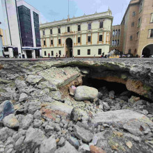 Huecos en la Plaza de Bolìvar
