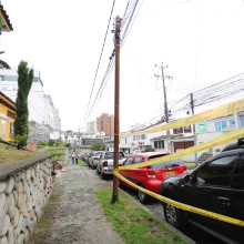 Poste a punto de caerse en Belén
