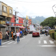 Mal parqueo en el parque de Villamaría